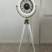 ساعت پایه دار