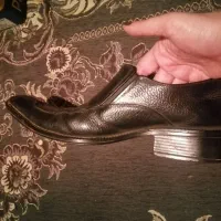 کفش ورنی|کیف، کفش، کمربند|رشت, استقامت ۱|دیوار