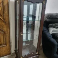 ویترین کنار سالنی