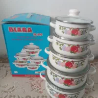 یک سرویس دیگ لعابی نو