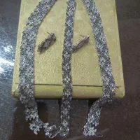 بدلیجات گردنبند دستبند ویک جفت گوشواره