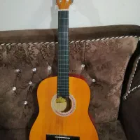 گیتار مدل MV در حد نو سالم و خوش صدا