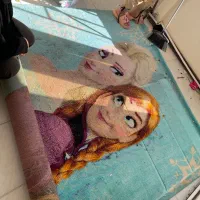 تخت نوجوان وقالیچه انا والسا باهم قیمت ۶ تومن|تخت و صندلی بچه|کرمان, |دیوار