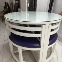میز‌ ناهار خوری کم‌جا