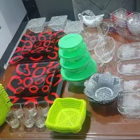 تعدادی ظروف اشپزخانه یکجا بفروش میرسد