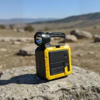 چراغ اضطراری خورشیدی پاروبانک همراه با جعبه ابزار|لامپ و چراغ|مشهد, امیریه|دیوار