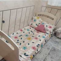 دو عدد تخت نوجوان تمیز با کفی یک تکه|تخت و سرویس خواب|نجف‌آباد, طالقانی|دیوار