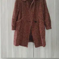 دو عدد پالتو|لباس|ساری, |دیوار