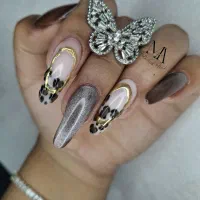 تخفیف باورنکردنی خدمات تخصصی ناخن و پدیکور و مژه