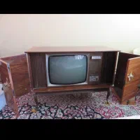 تلویزیون مبلی قدیمی