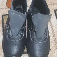 کفش کار زارا و دستکش استادکار