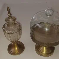 شکلات وشیرینی خوری