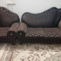 مبل قهوه ای رنگ