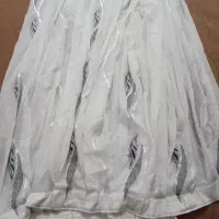 پرده با مقداری گیره