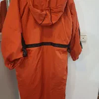 کاپشن|لباس|شاهینشهر, خبرنگار|دیوار