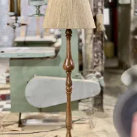 آباژور ایستاده چوبی