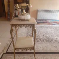 میز تلفن برنز و تلفن سلطنتی