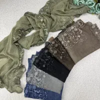 شال حریر خامه دوزی وارداتی گلی(دل آرا)