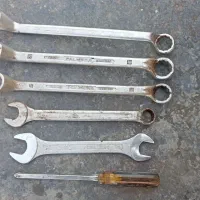 تعدادی اچار رینگی و تخت+پیچ گوشی۴سو،قدیمی و سالم