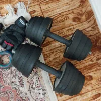 دمبل و دستکش ورزشی