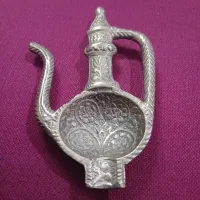 جاسیگاری و چراغ قدیمی