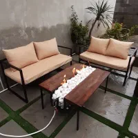 آتش دان و مبل راحتی کلاسیک