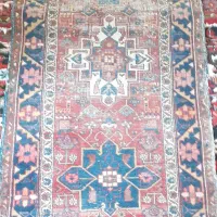 فرش کناره قدیمی نخ نما شده