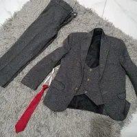 کت و شلوار، جلیقه، کراوات، پیراهن سفید