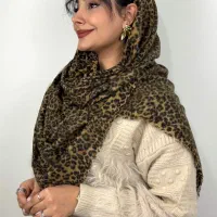 شال موهر|لباس|نیشابور, هفده شهریور|دیوار