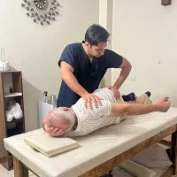 کلنیک درمانی ماساژ سیاتیک.دیسک کمر.میگرن.اسپاسم