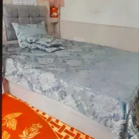 تخت دونفره و گهواره نوزاد