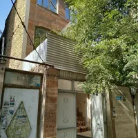 ویلایی 3 طبقه حاشیه خیابان