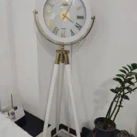 ساعت ایستاده مدرن