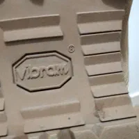 پوتین آمریکایی|کیف، کفش، کمربند|مسجد سلیمان, |دیوار