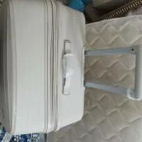 چمدان بزرگ مسافرتی|کیف، کفش، کمربند|مشهد, راه آهن|دیوار
