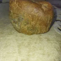 سنگ قیمتی یک عدد سنگ قیمتی تقریباً به وزن ی