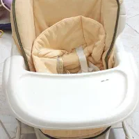 صندلی غذا خوری چندکاره کودک