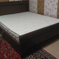 تختخواب ۲نفره با تشک طبی فنر دار در حد نو