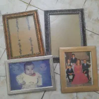 تعدادی قاب عکس چوبی