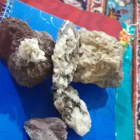 سنگ های کشف شده از دل کوه