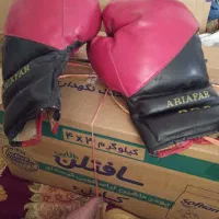 یک جفت دستکش بکس چرم اصل وقدیمی
