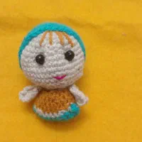 گلدان با گل مصنوعی