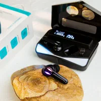 ایرباد بلوتوثی با نمایشگر دیجیتال حرفه‌ای|لوازم جانبی موبایل و تبلت|کامیاران, |دیوار