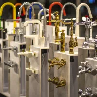 استخدام فروشنده خانم در کلینیک ساختمانی فلاح|استخدام بازاریابی و فروش|ساری, |دیوار