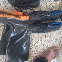 سه عدد کفش چکمه وپوتین