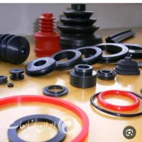 کارگرساده فقط اقا در کارخانه در خط تولید