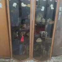 کمد یا ویترین کم جا اما جادار