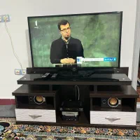 تلویزیون ۴۲ اینچ LG و زیر تلویزیون|تلویزیون و پروژکتور|قائمشهر, |دیوار