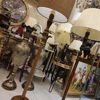 آباژور کنار سالنی چوبی ( شید استوانه)|چراغ خواب و آباژور|تبریز, |دیوار