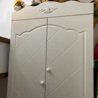 پاتختی و کمد